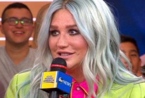 KESHA DIZ QUE ÁLBUM “RAINBOW” SALVOU SUA VIDA